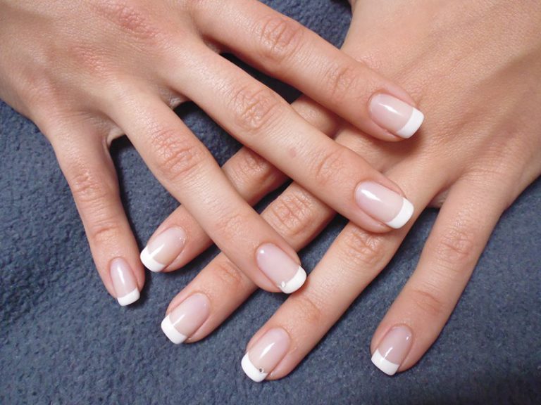 Pose de vernis semipermanent French ou Déco Escale Douce